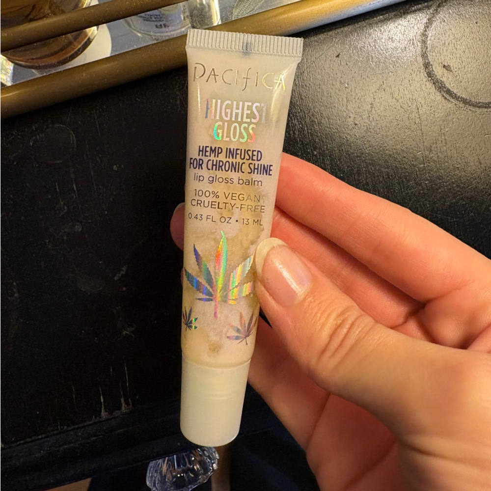 Makeup Bundle - Picture 6 of 12